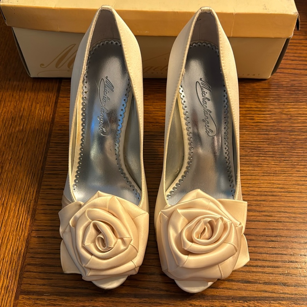 Bridal, bridesmaid heels. Size 7.5